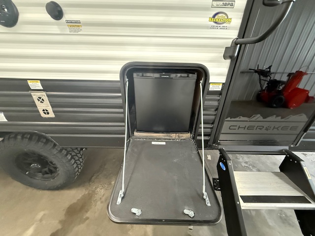 2026 CHEROKEE WOLF PUP 18PB - Image 2