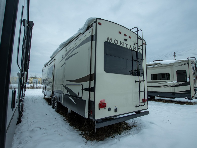 2018 Keystone Montana 3820FK - Image 3