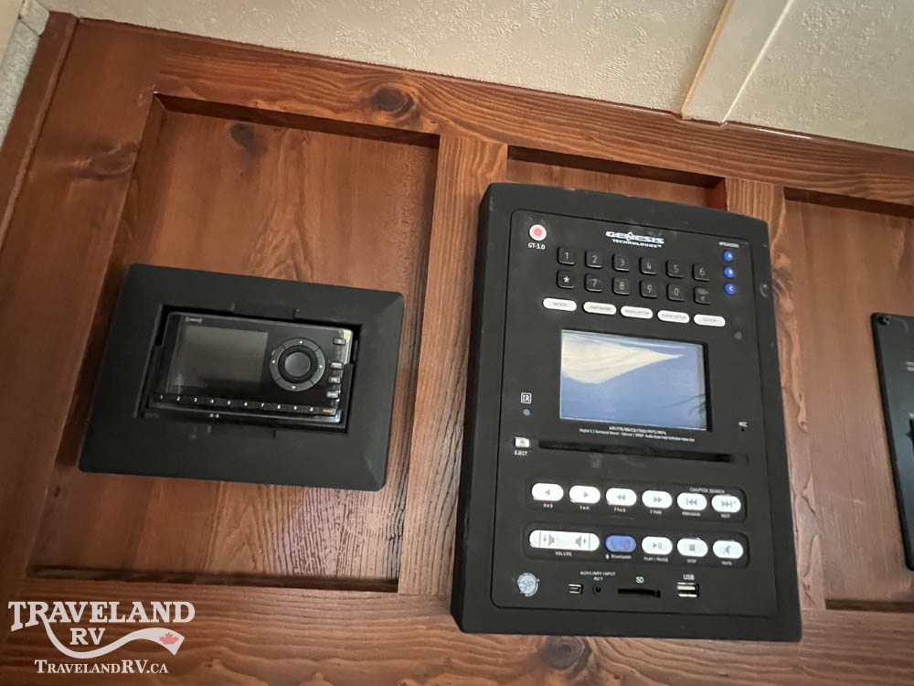 2013 Forest River Rockwood Windjammer 3002W - Image 20