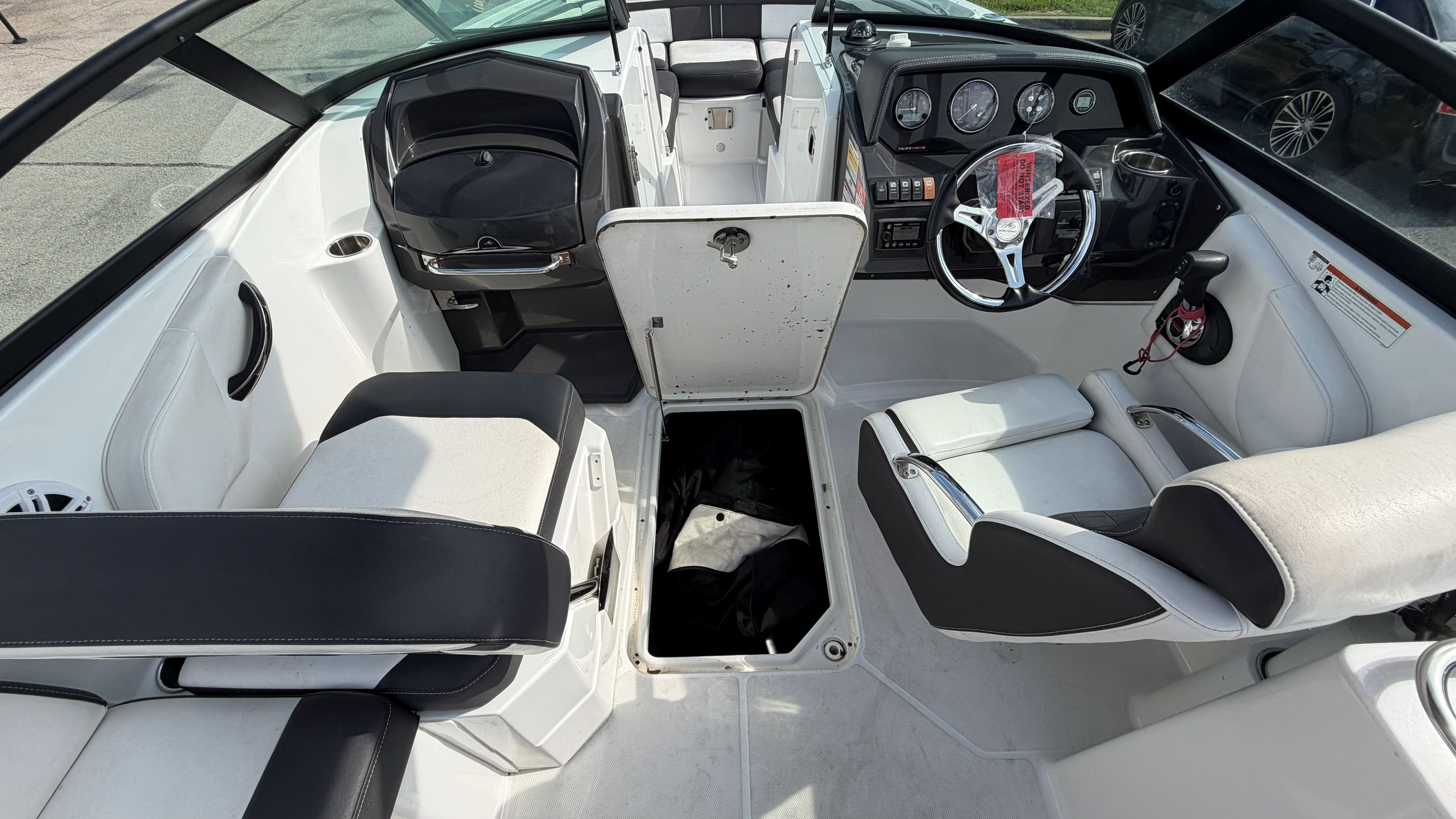 2022 Monterey M4 - Image 17