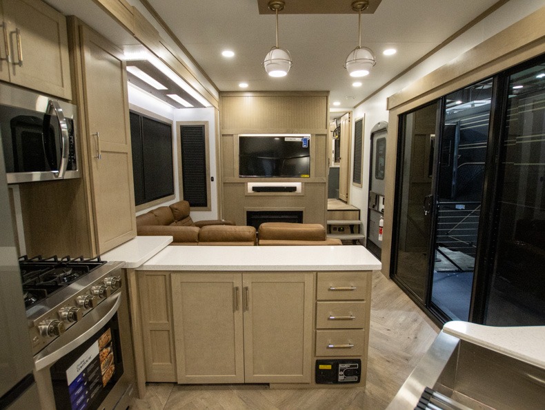2026 Keystone Raptor 444 - Image 22