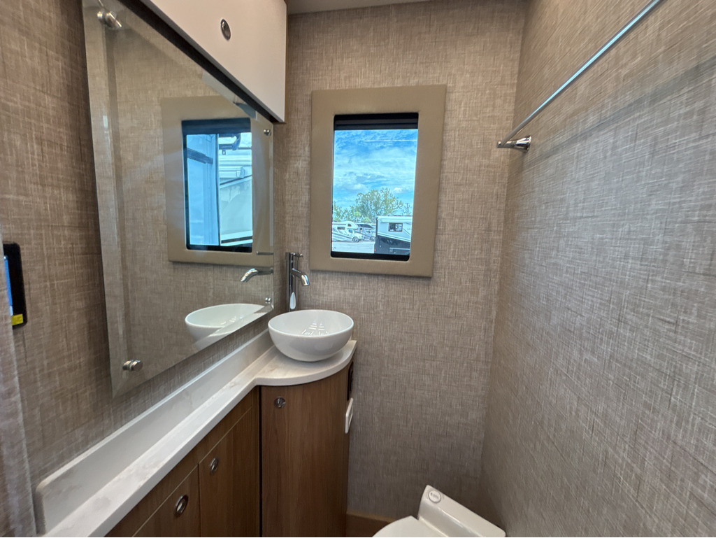2026 TIFFIN WAYFARER 25 XLW - Image 18
