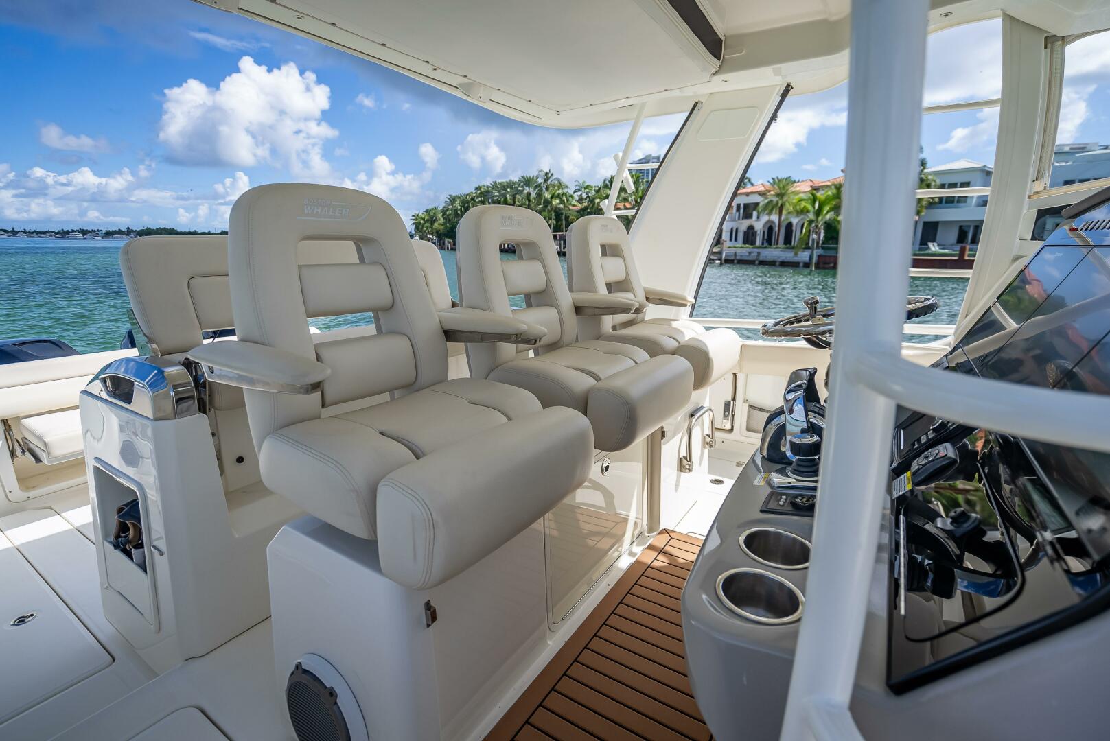 2016 Boston Whaler - Image 123