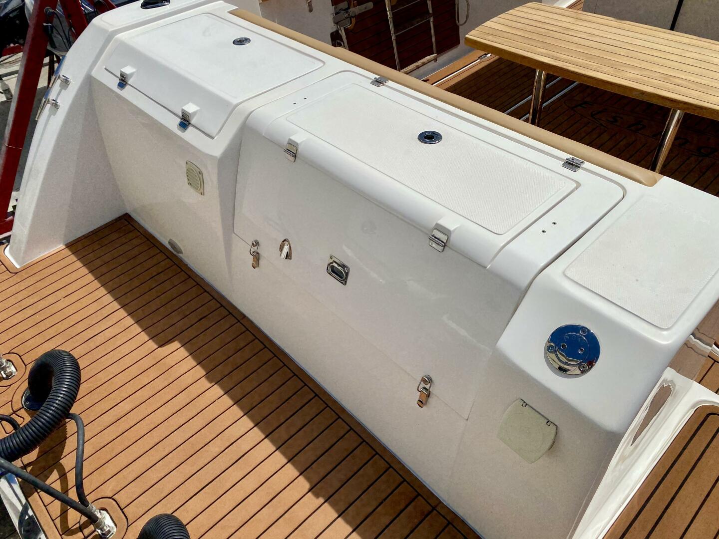 2023 Fishing Raptor 390 Solarium - Image 19