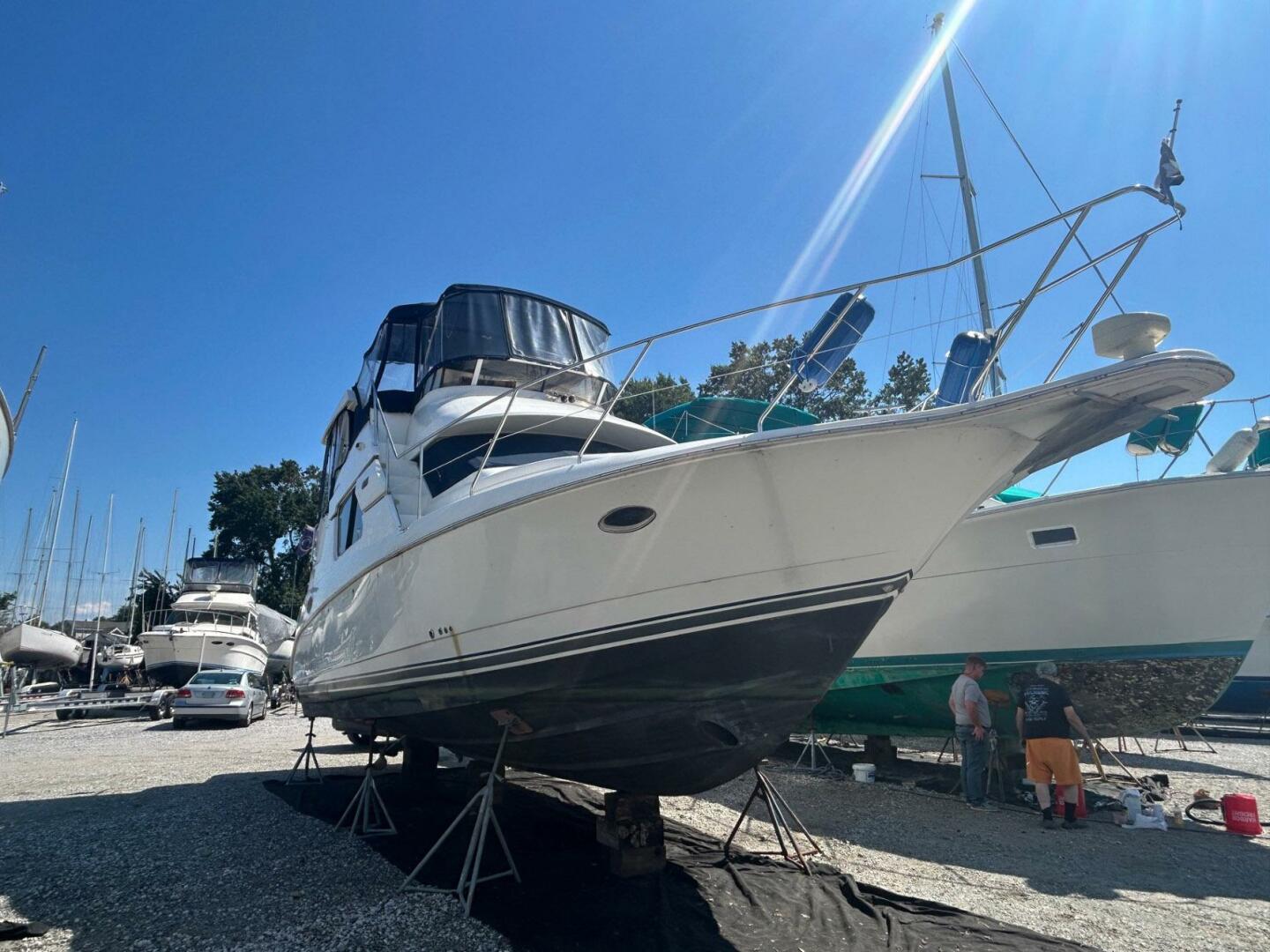 2000 Silverton 352 Motor Yacht - Image 5