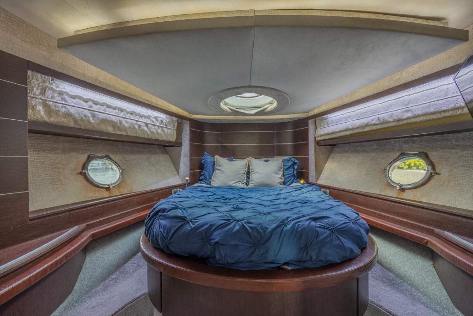 2009 Azimut 68S - Image 22