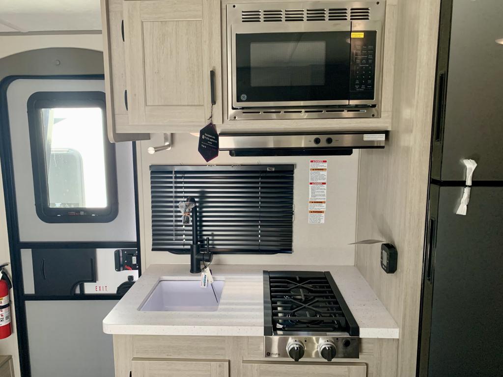 2026 COACHMEN 164BHX - Image 8