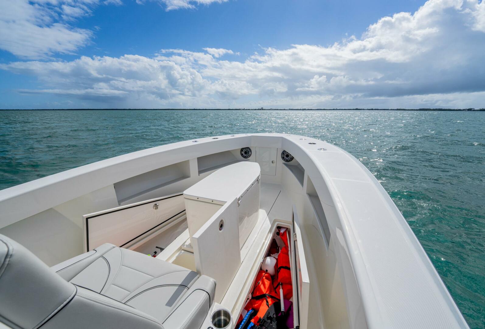 2024 SeaVee 322z - Image 20