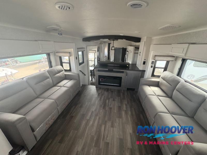 2026 JAYCO NORTHPOINT 382FLRB - Image 6