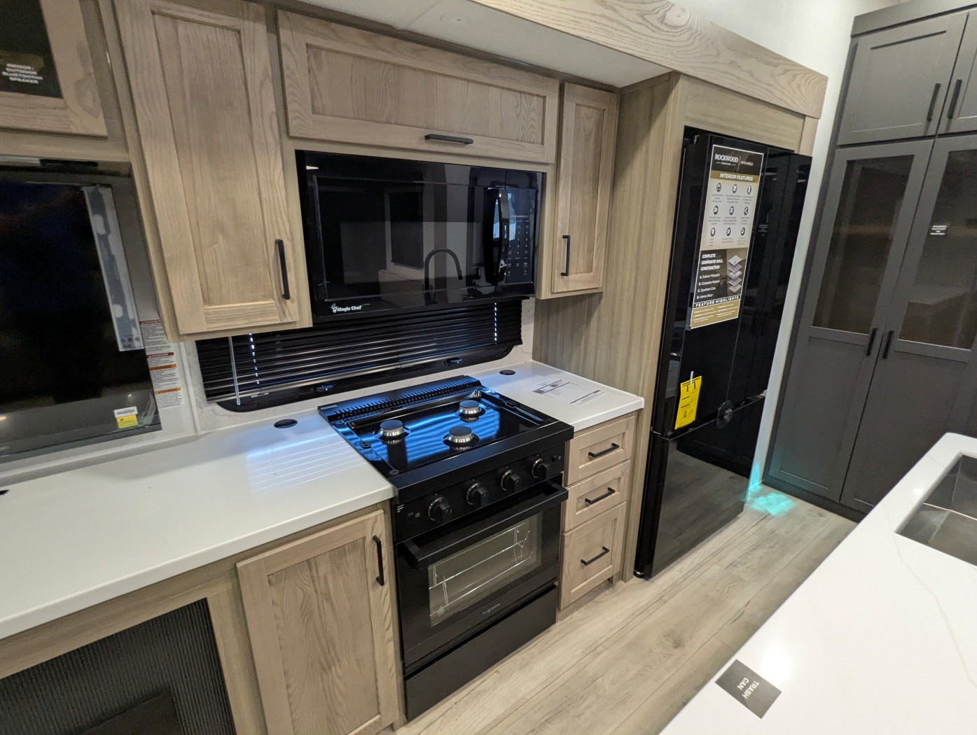2026 Forest River Rockwood Signature R361RLS - Image 23