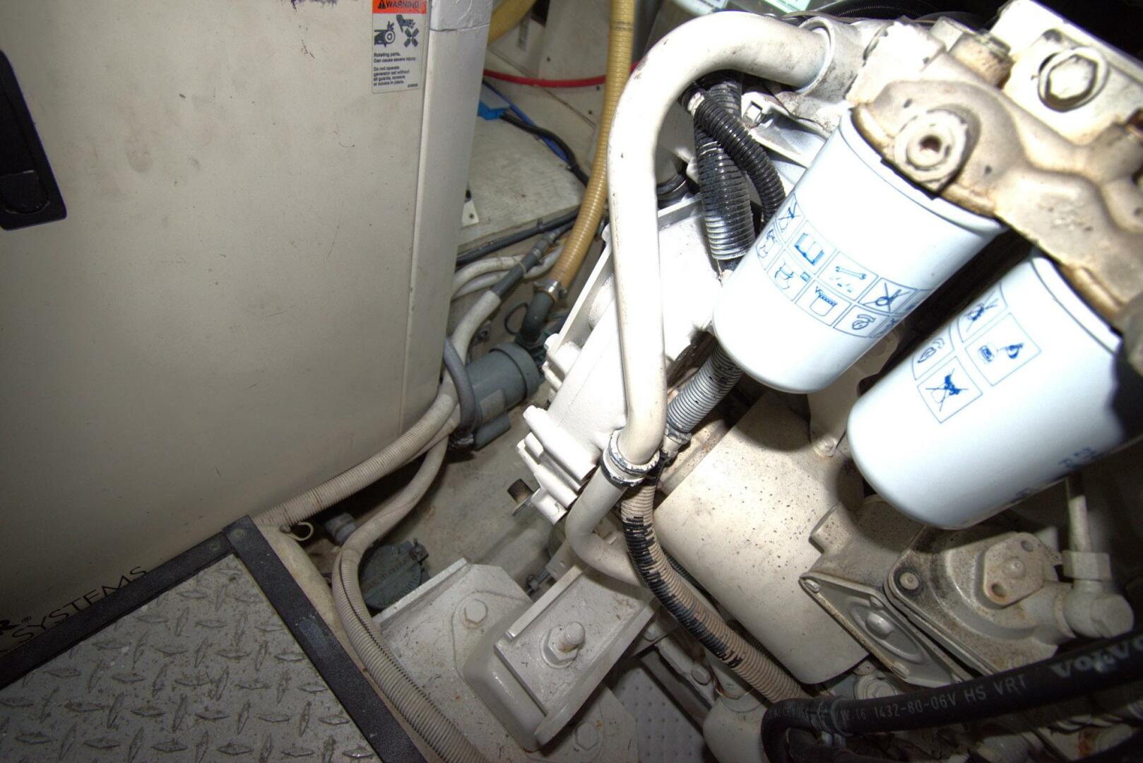 2005 Carver 444 Cockpit Motor Yacht - Image 52