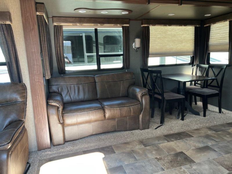 2018 Keystone Sprinter Limited 269FWRLS - Image 3
