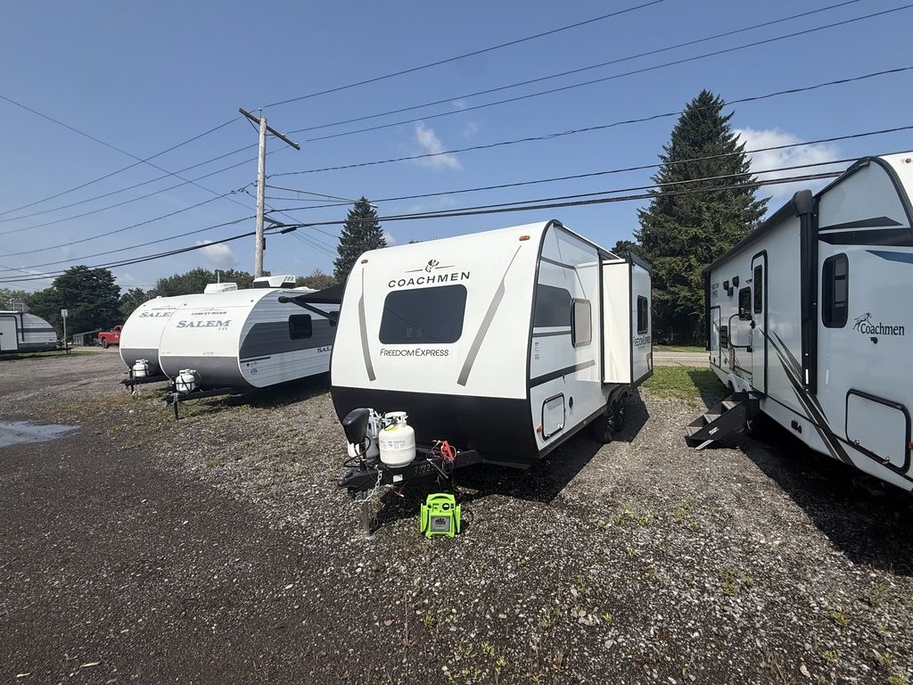 2027 Coachmen FET19SE-320 - Image 4