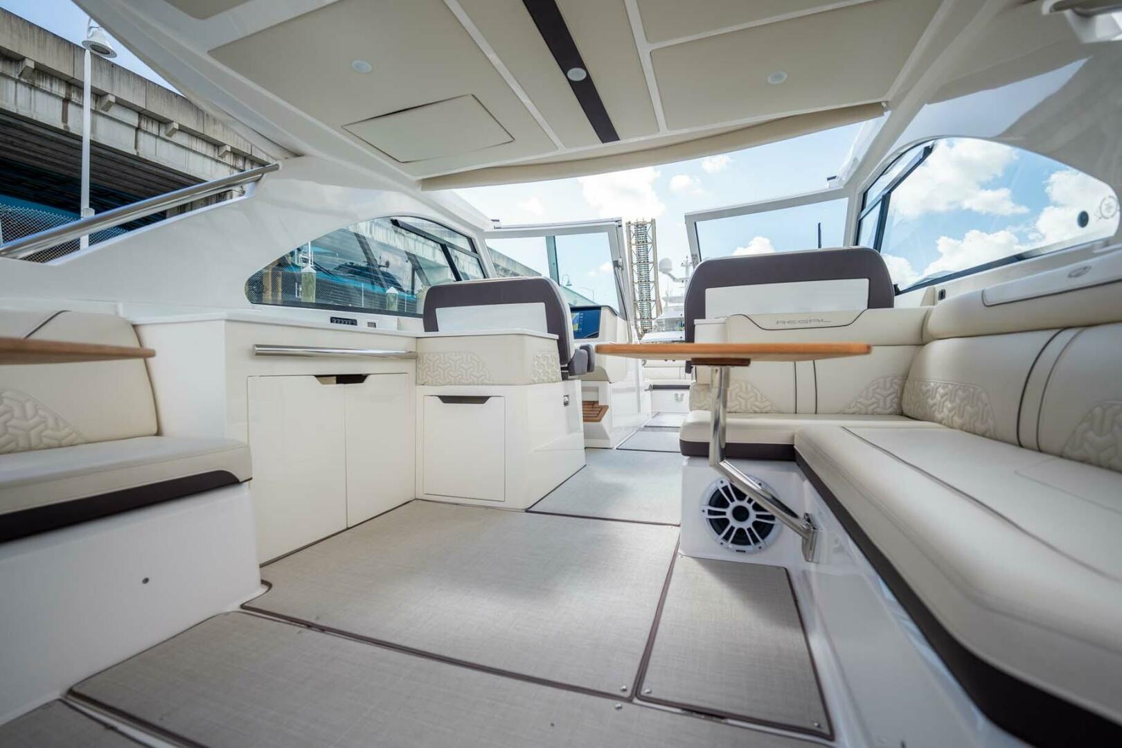 2022 Regal LX36 - Image 33