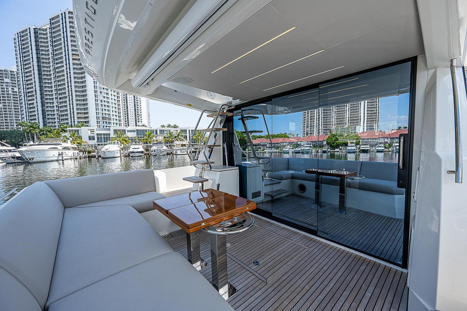 2022 Prestige 520 Fly - Image 7