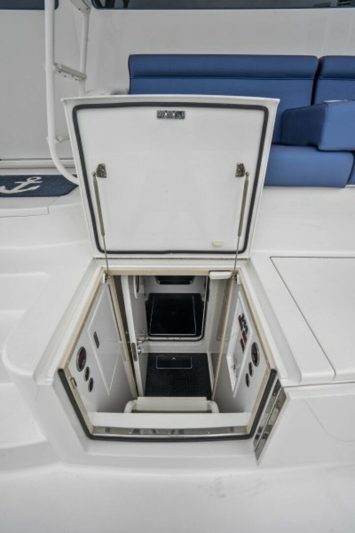 2011 Viking 70 Enclosed Bridge - Image 60