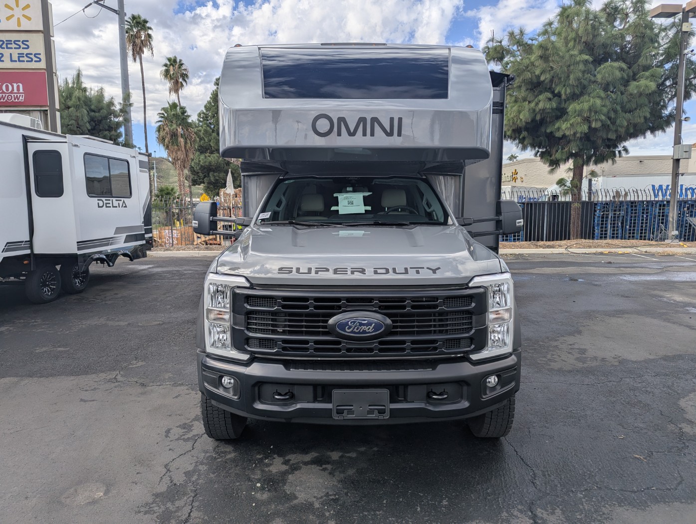 2027 Thor Motor Coach Omni Z30 - Image 3