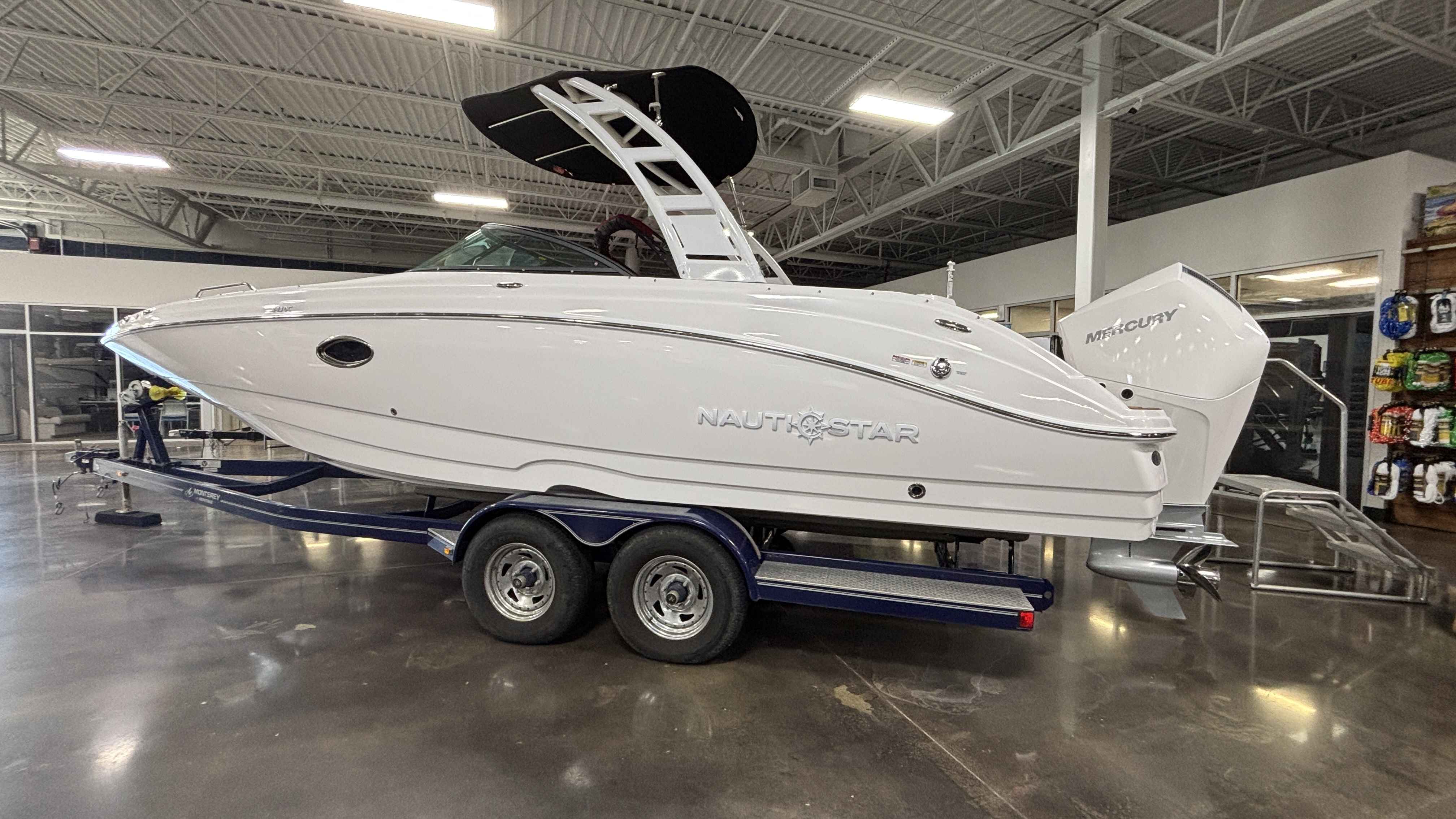 2025 Nauticstar 243DC Deck - Image 2