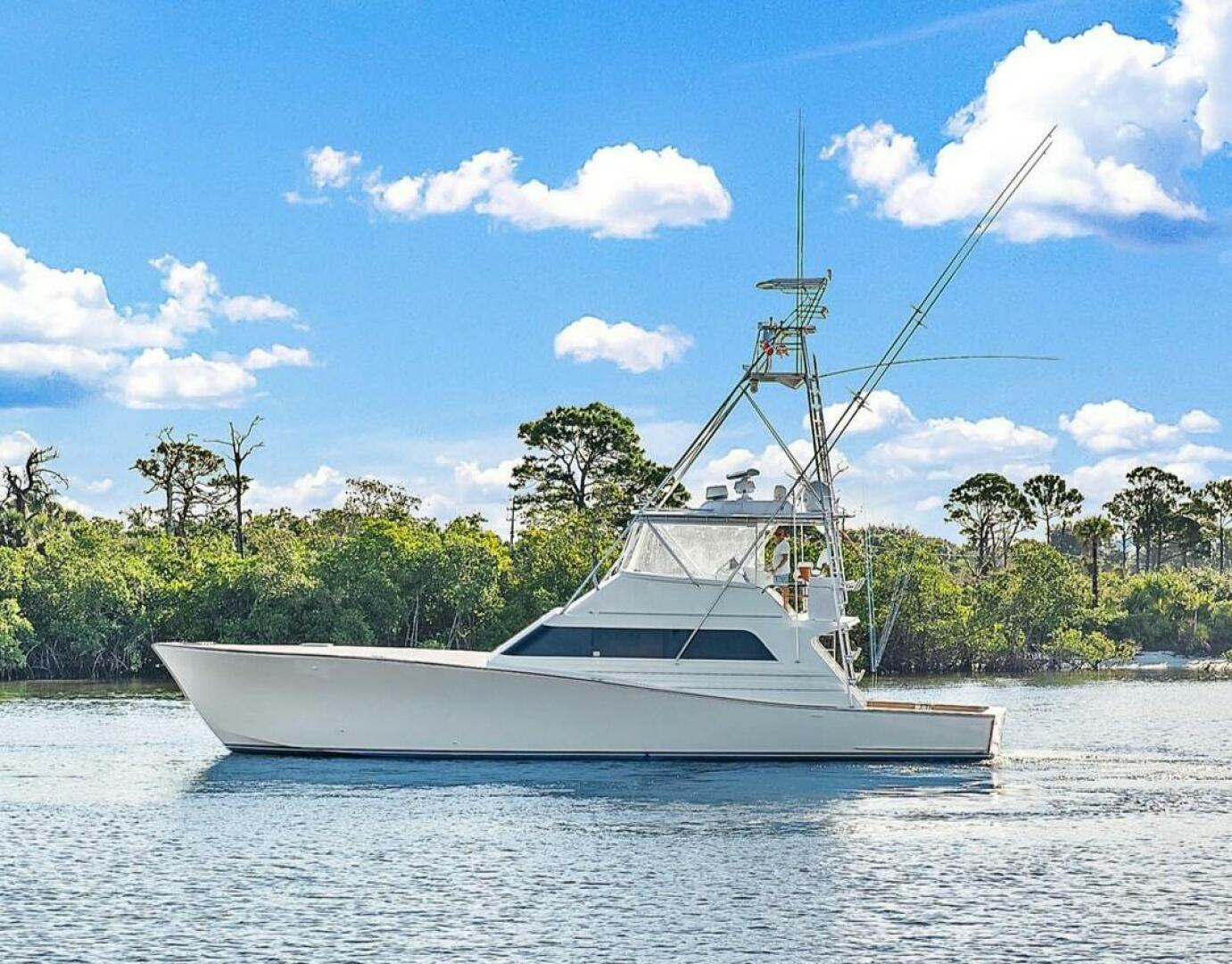 1990 Monterey Custom Sport Fish - Image 1