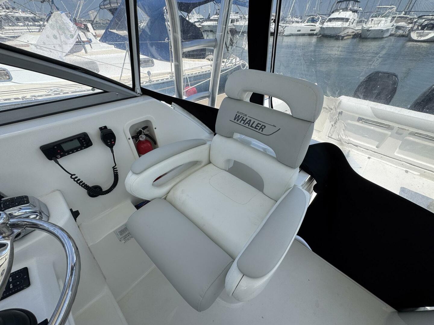 2011 Boston Whaler 305 Conquest - Image 27