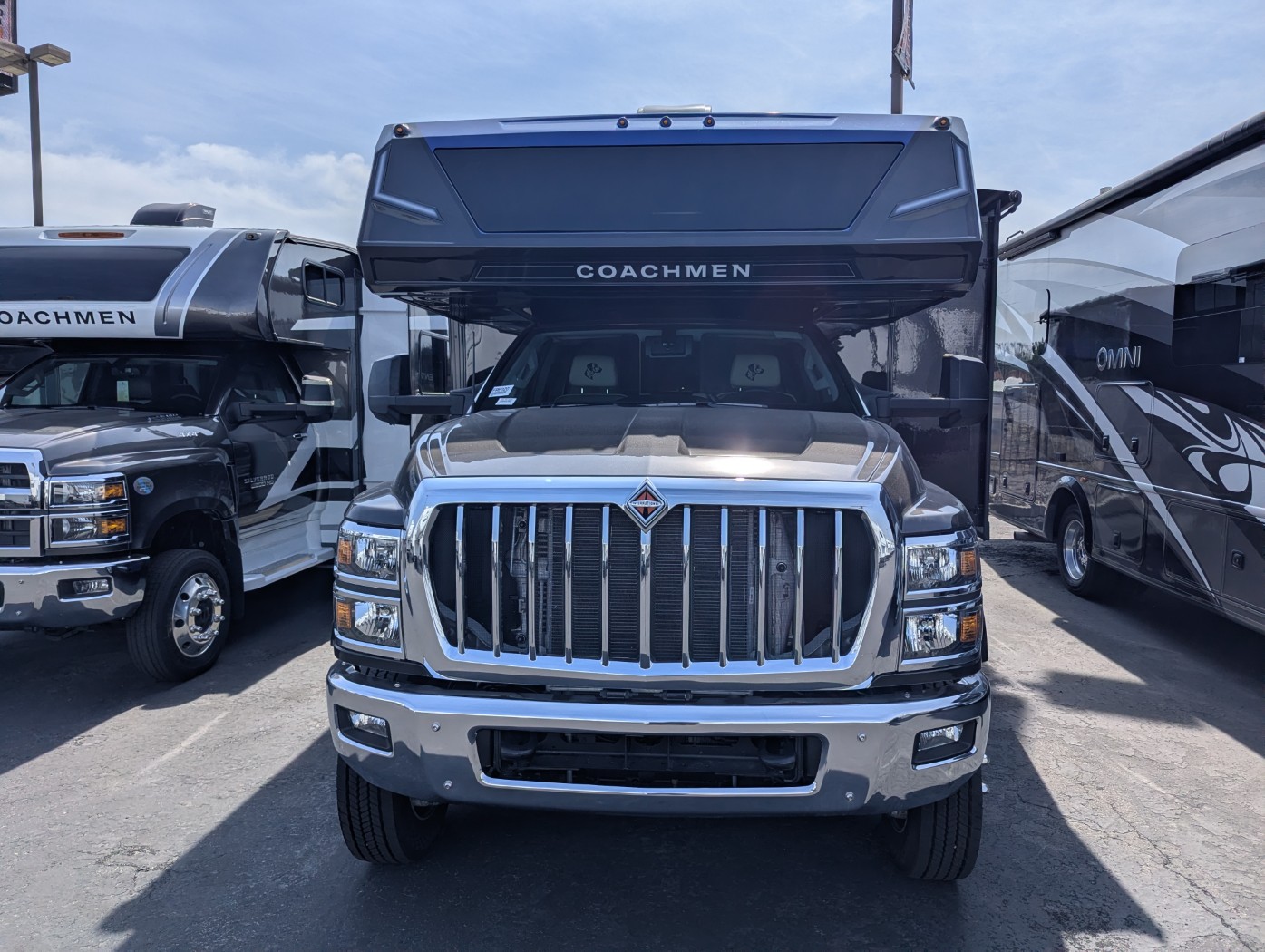 2026 Coachmen Entourage 330DS - Image 2