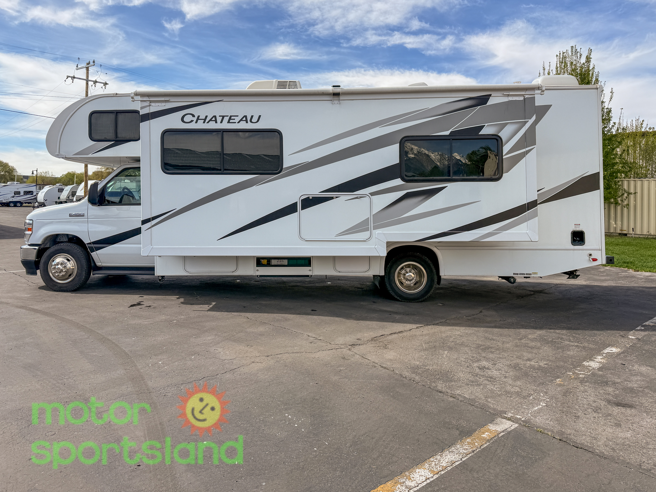 2025 Thor Motor Coach Chateau 27P - Image 11