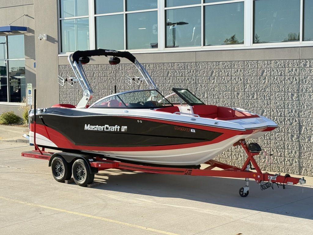 2019 MasterCraft XT22 - Image 79