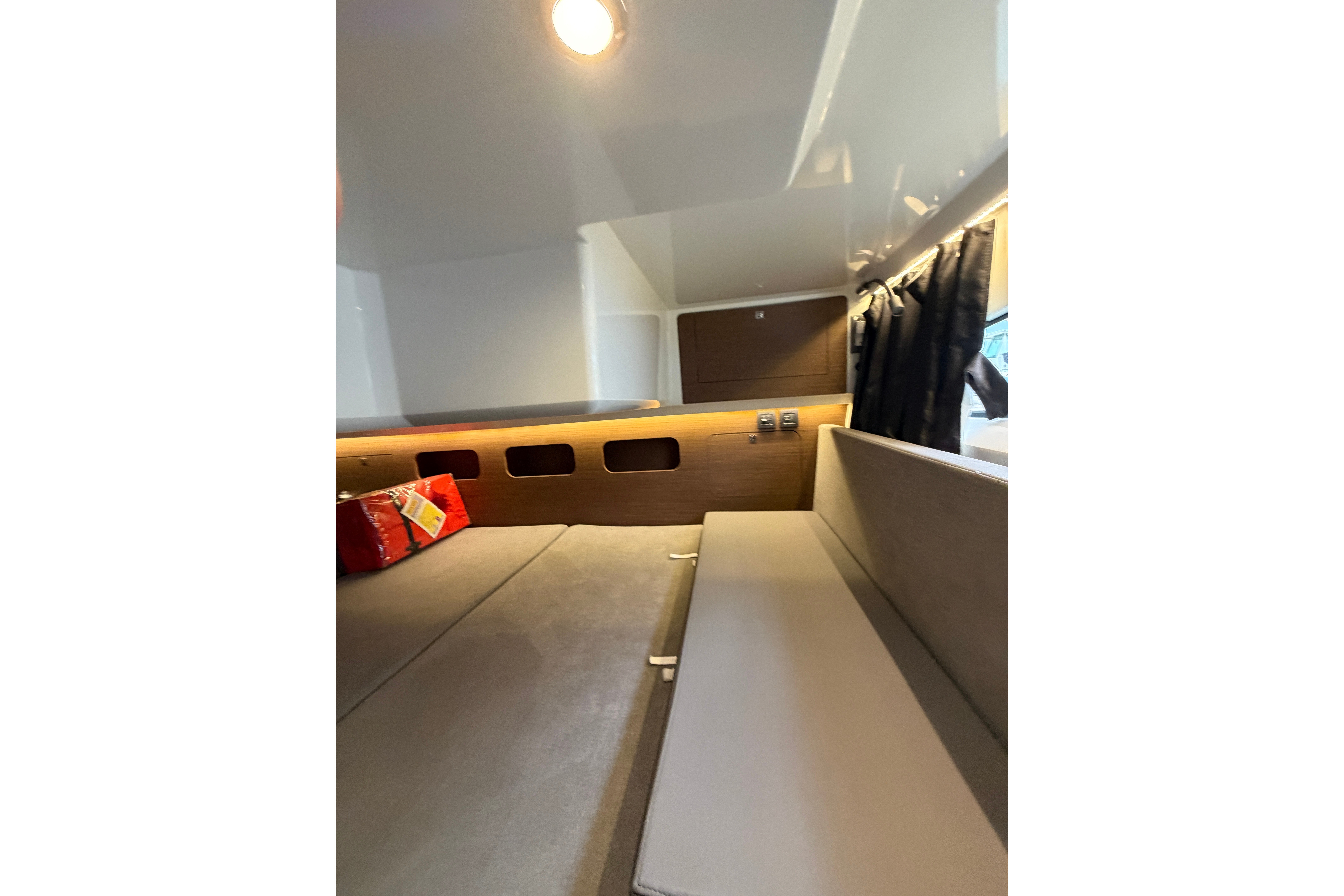 2023 Beneteau Antares 11 OB - Image 73