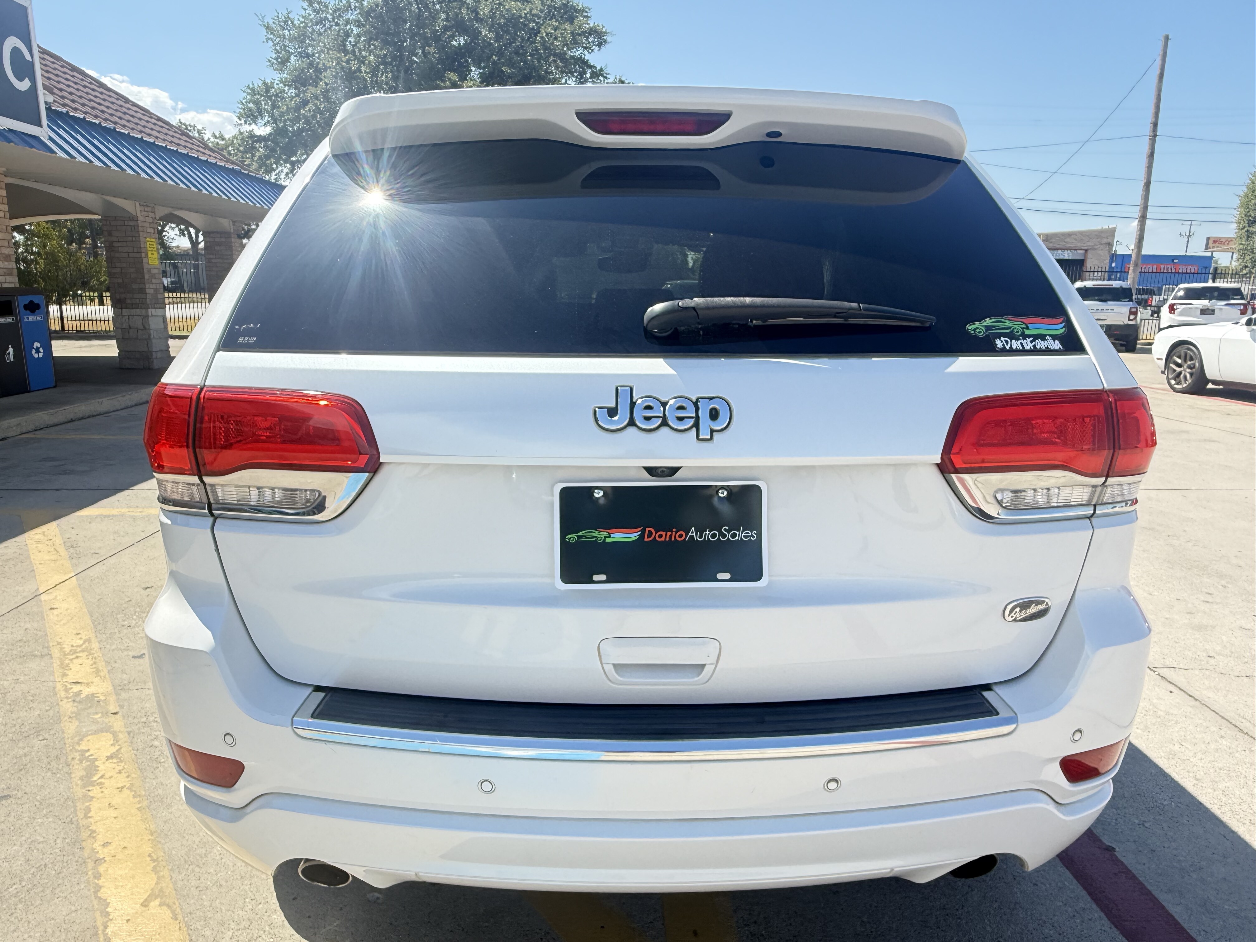 2017 Jeep Grand Cherokee-V6 Utility 4D Overland 2WD - Image 6