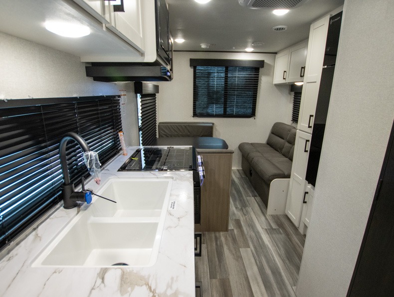 2026 Jayco Jay Flight SLX 210QB - Image 5