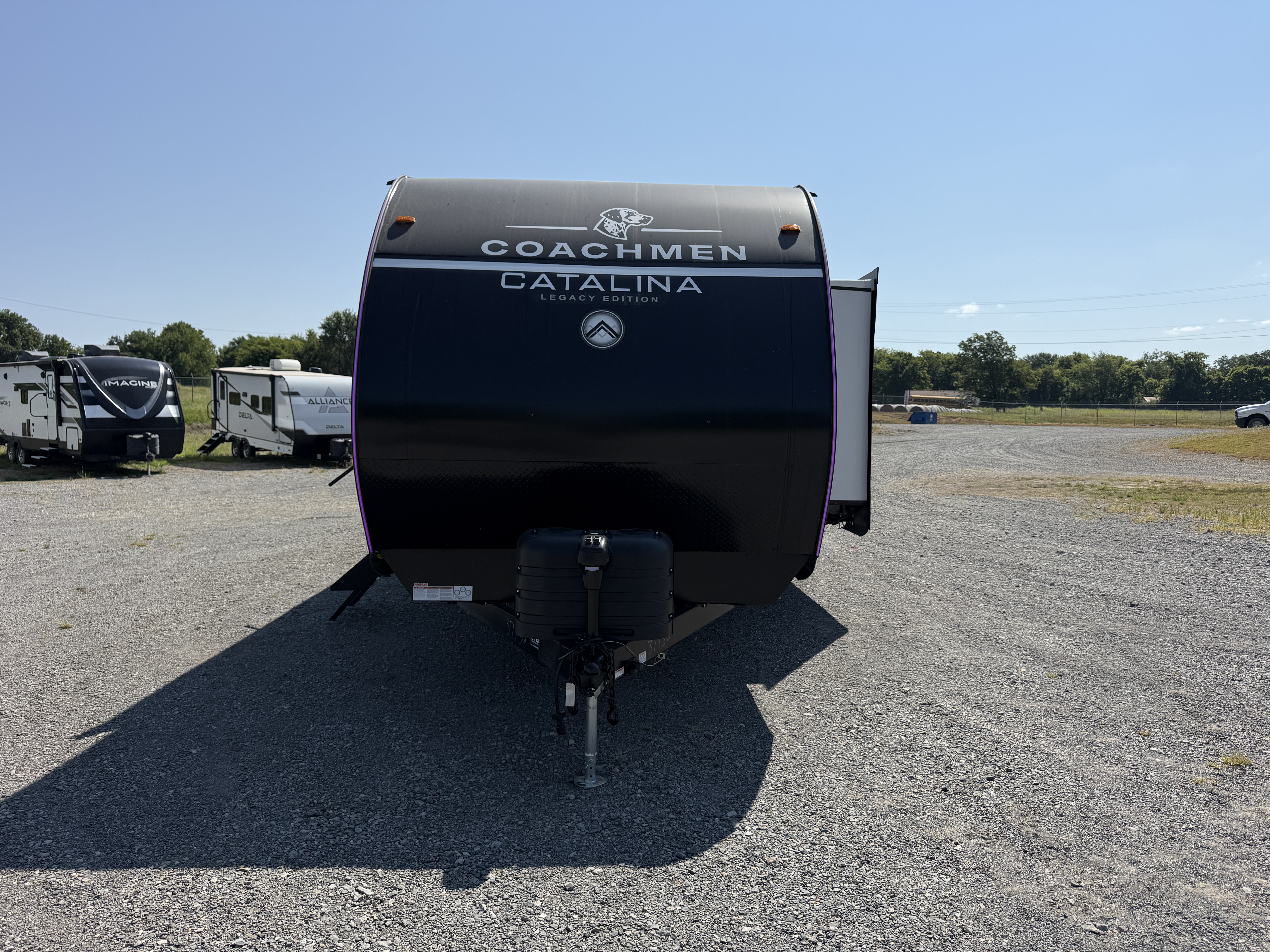 2027 Coachmen Catalina Legacy Edition 333DBDSCK - Image 2