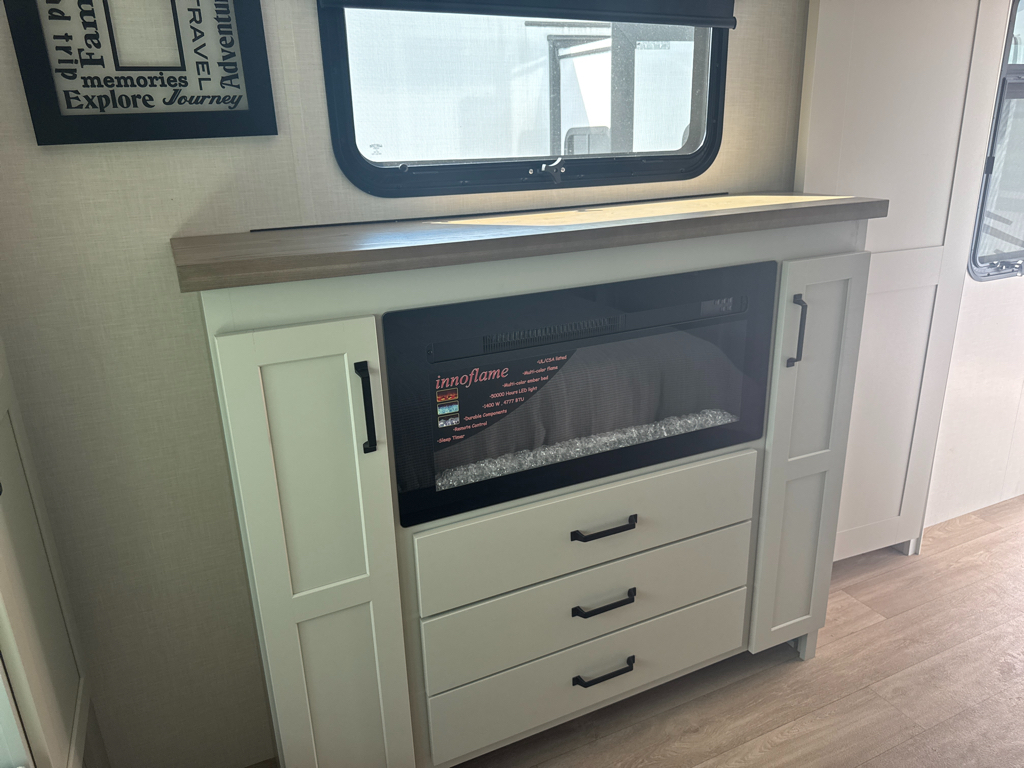 2027 VENTURE RV SPORTTREK 343VIB - Image 26