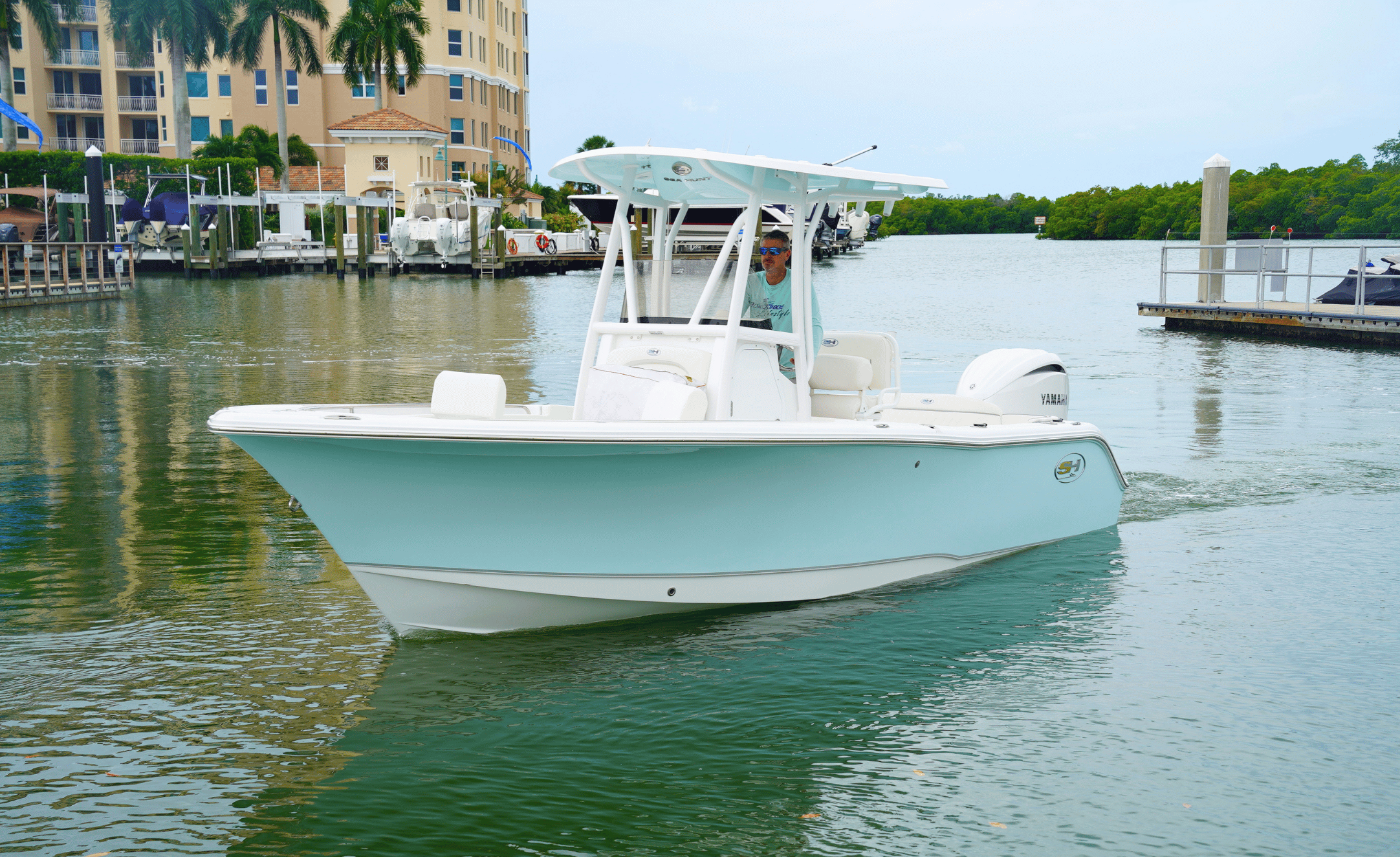 2027 SEA HUNT ULTRA 229 - Image 2