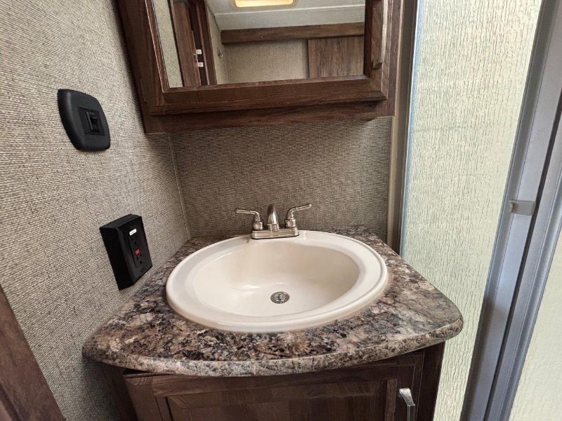 2017 Keystone Cougar 326RDS - Image 19