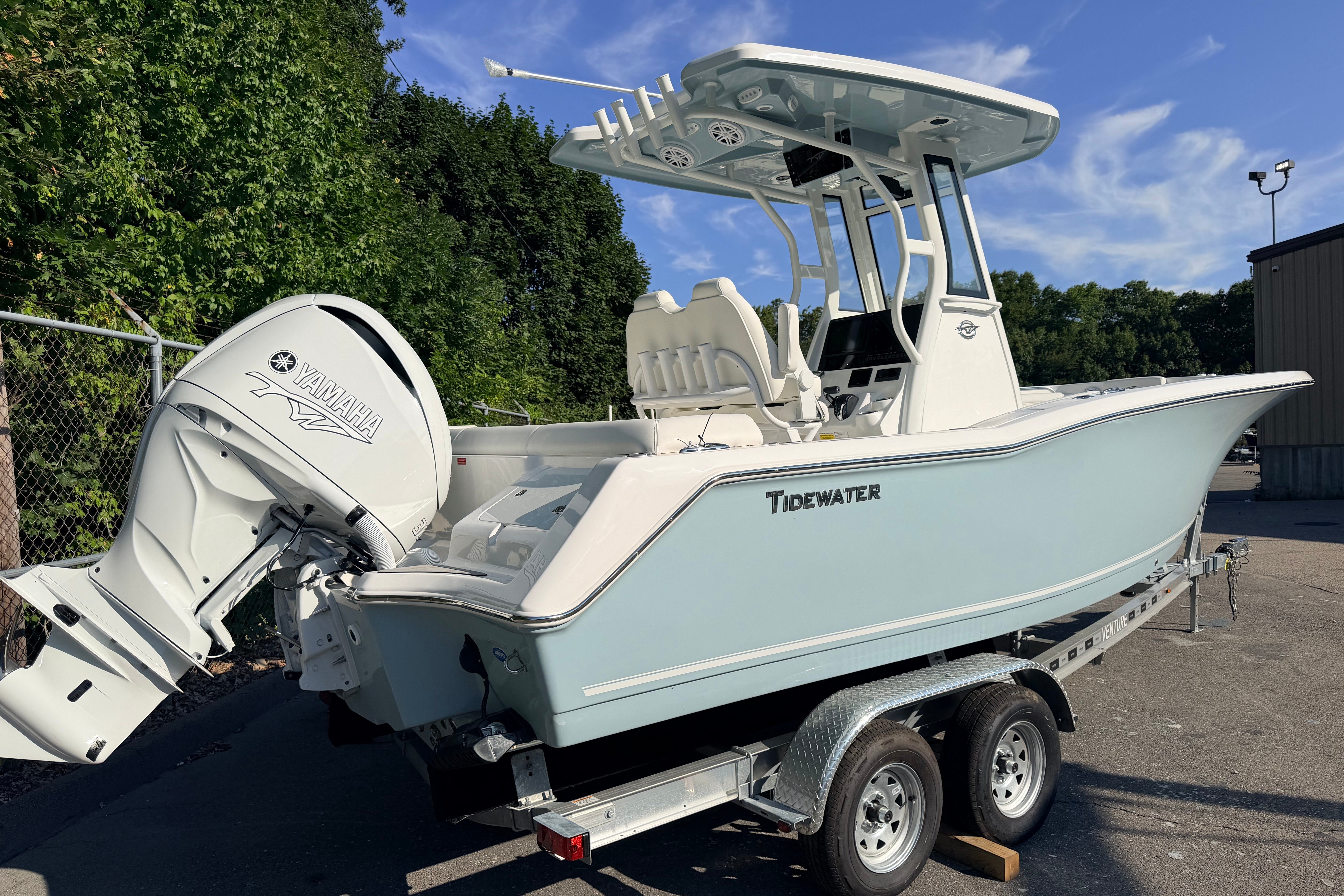 2027 Tidewater 232 LXF Standard - Image 3