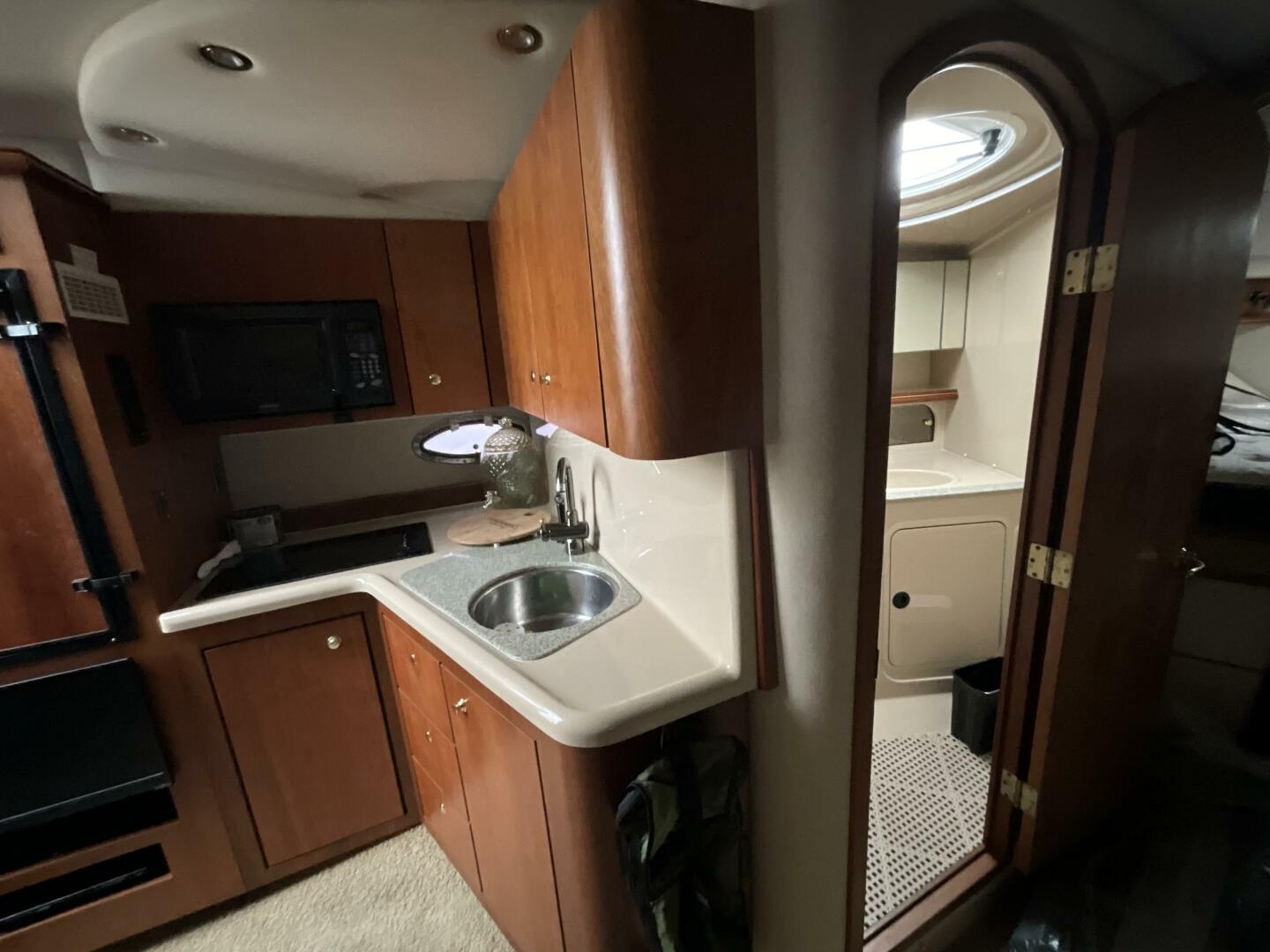 2002 Cruisers 35 Express - Image 25