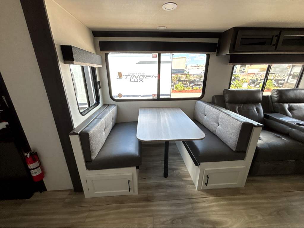 2026 VENTURE RV SPORTTREK 327VIK - Image 9