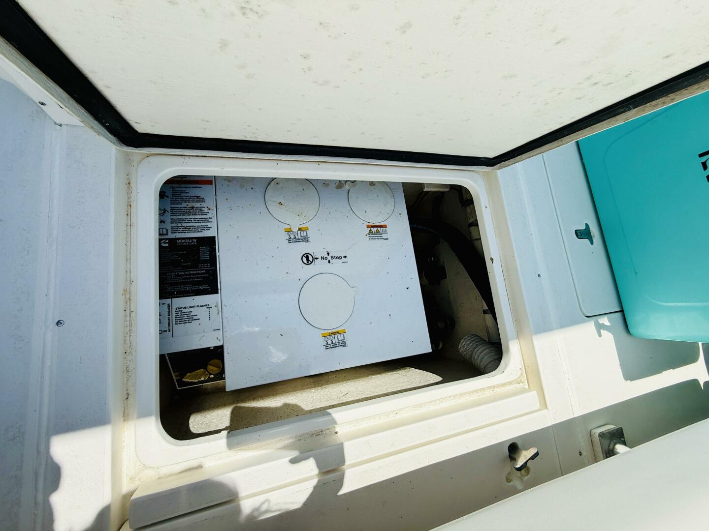 2003 Intrepid 377 - Image 27