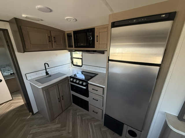 2021 Cruiser RV Shadow Cruiser Ultra-Lite SC327BHS - Image 15