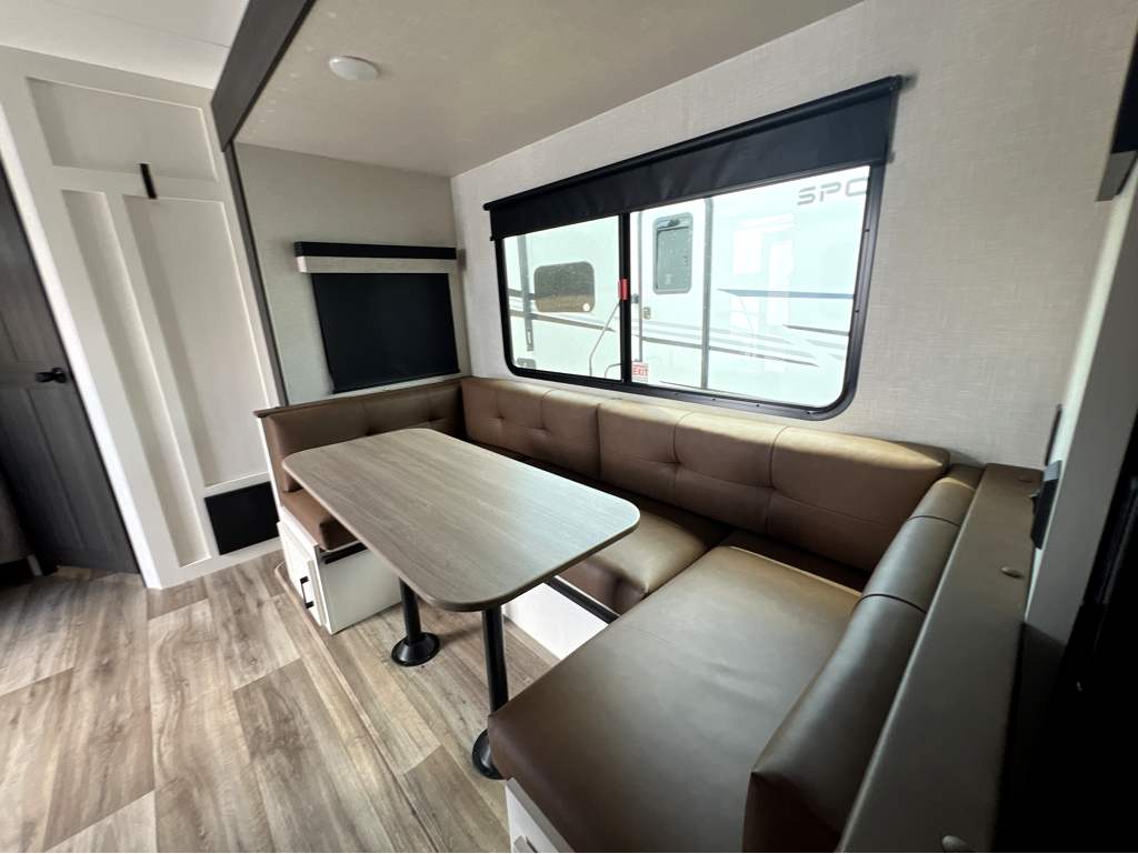 2026 VENTURE RV SPORTTREK 261VBH - Image 7
