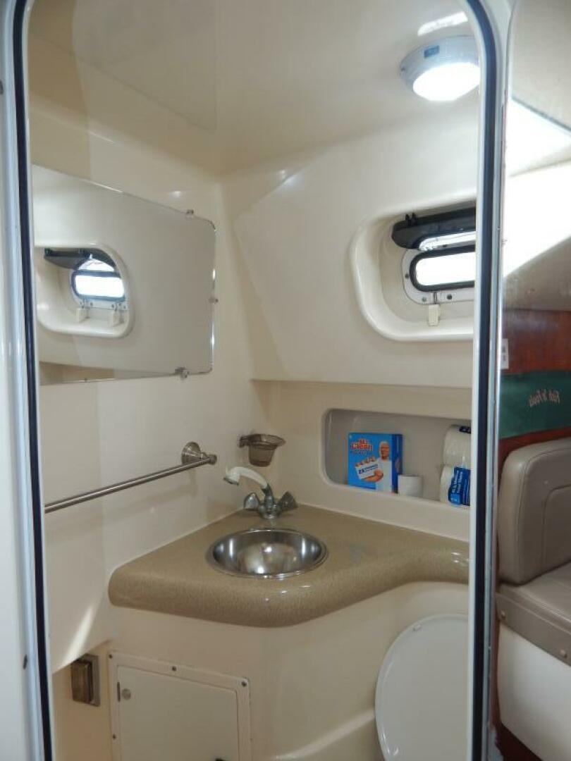 1998 Pursuit 3000 Express - Image 11