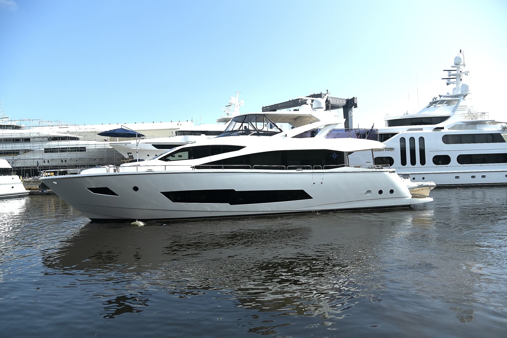 2019 Sunseeker 86 Yacht - Image 4