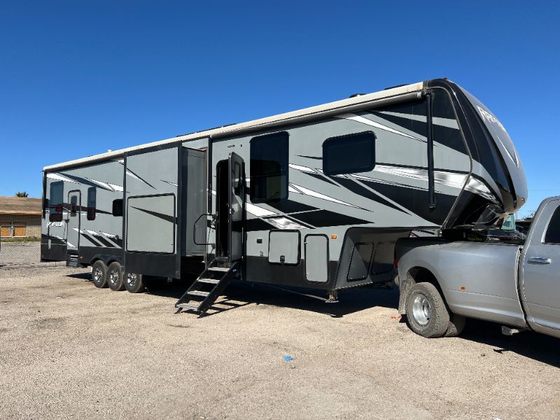 2019 Keystone Raptor 423 - Image 1