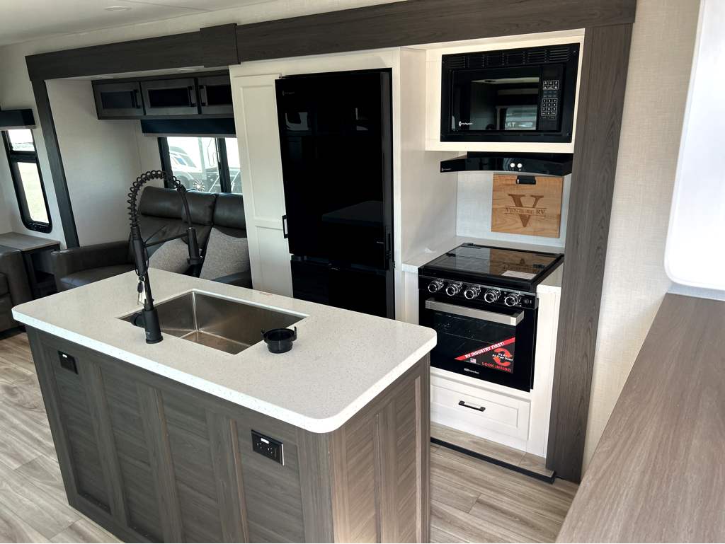 2026 VENTURE RV SPORTTREK 343VIK - Image 8