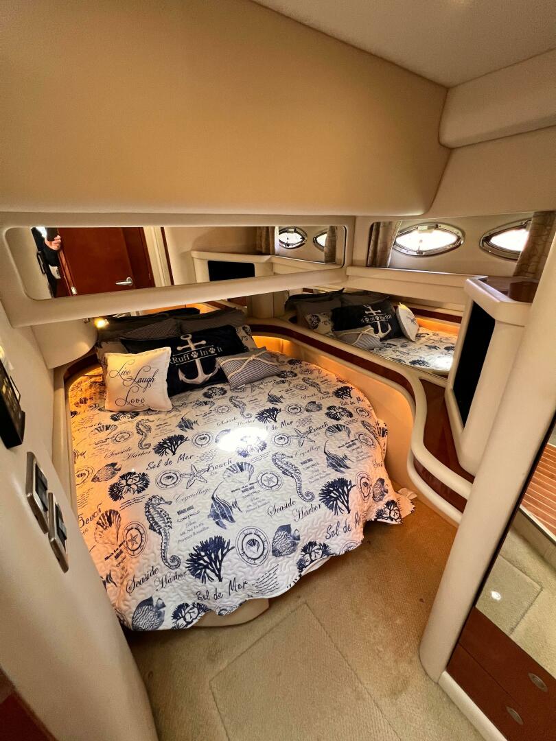 2004 Sea Ray 480 Sedan Bridge - Image 24