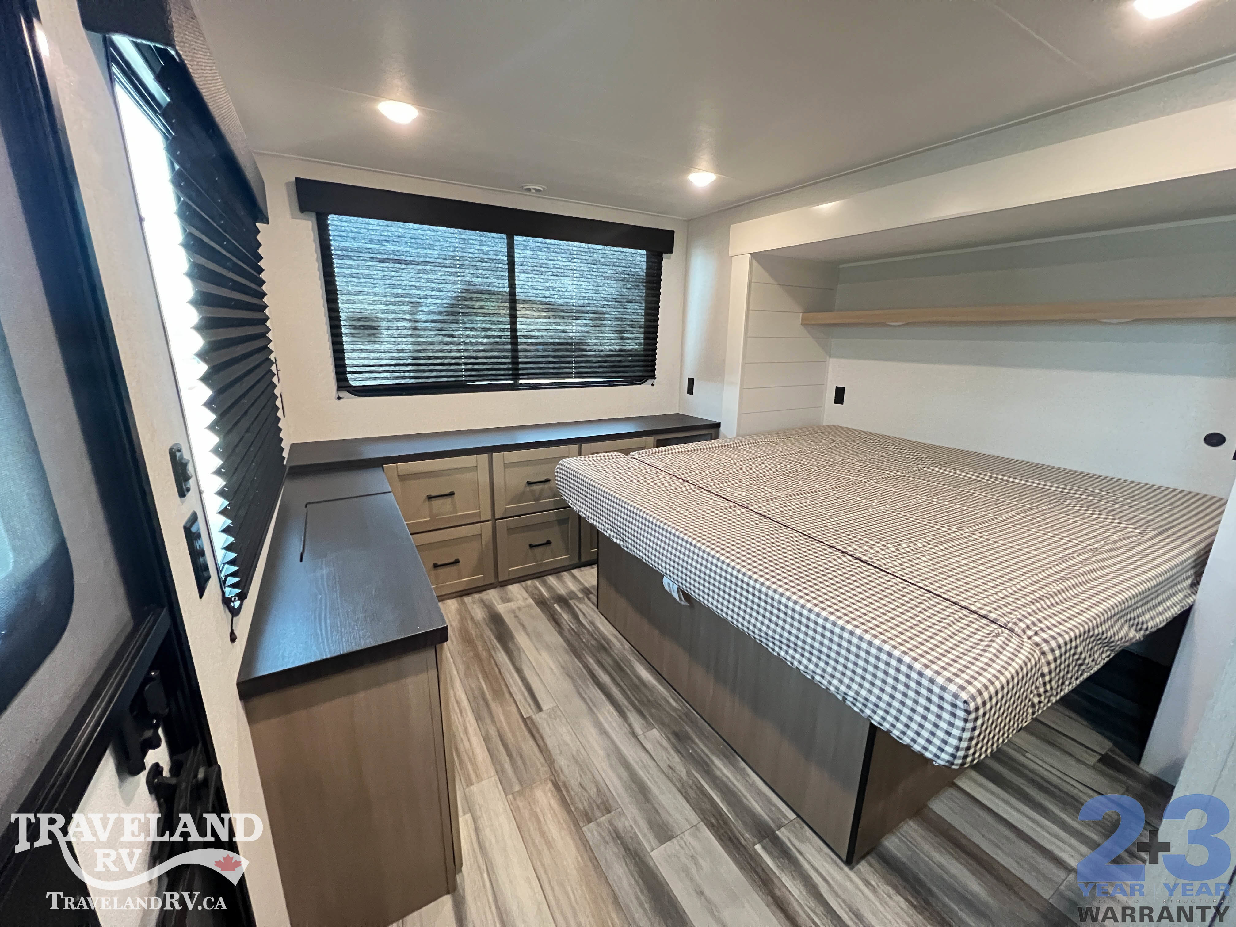 2026 Jayco Jay Flight Bungalow 401LOFTDS - Image 32