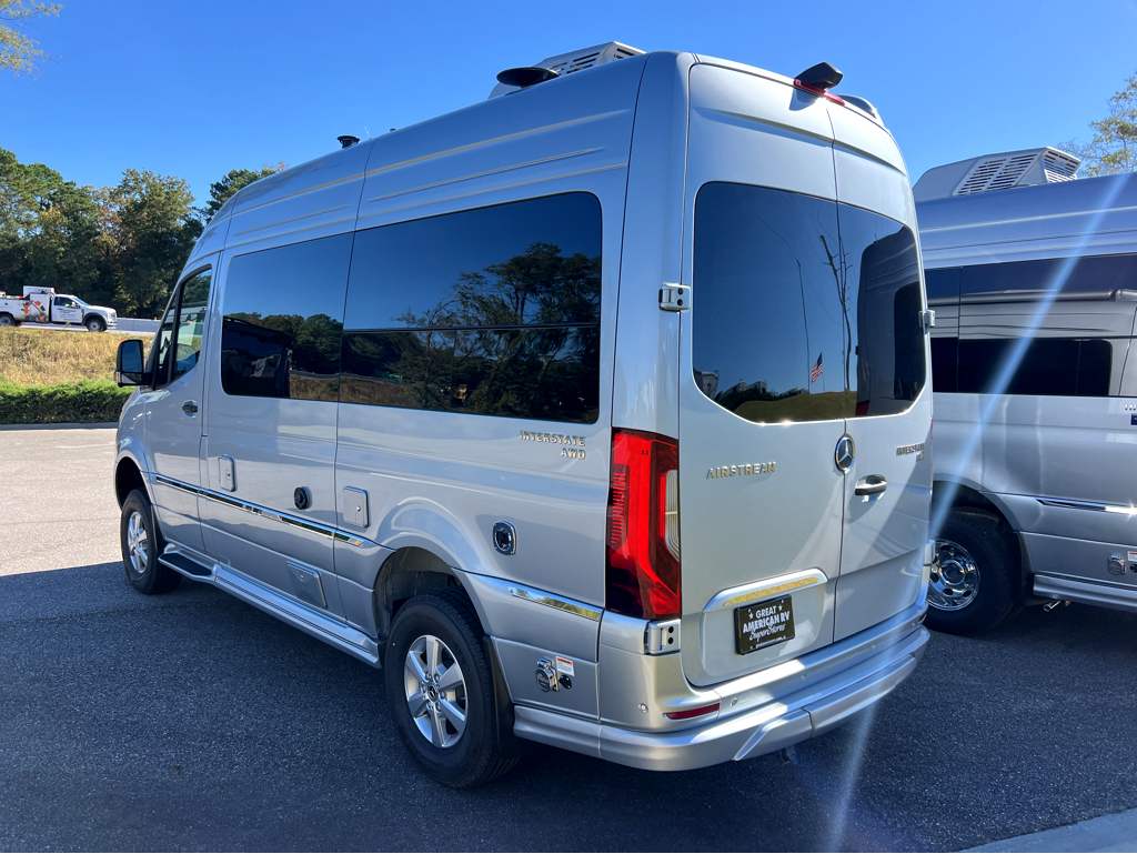 2026 Airstream Interstate 19 SE - Image 3