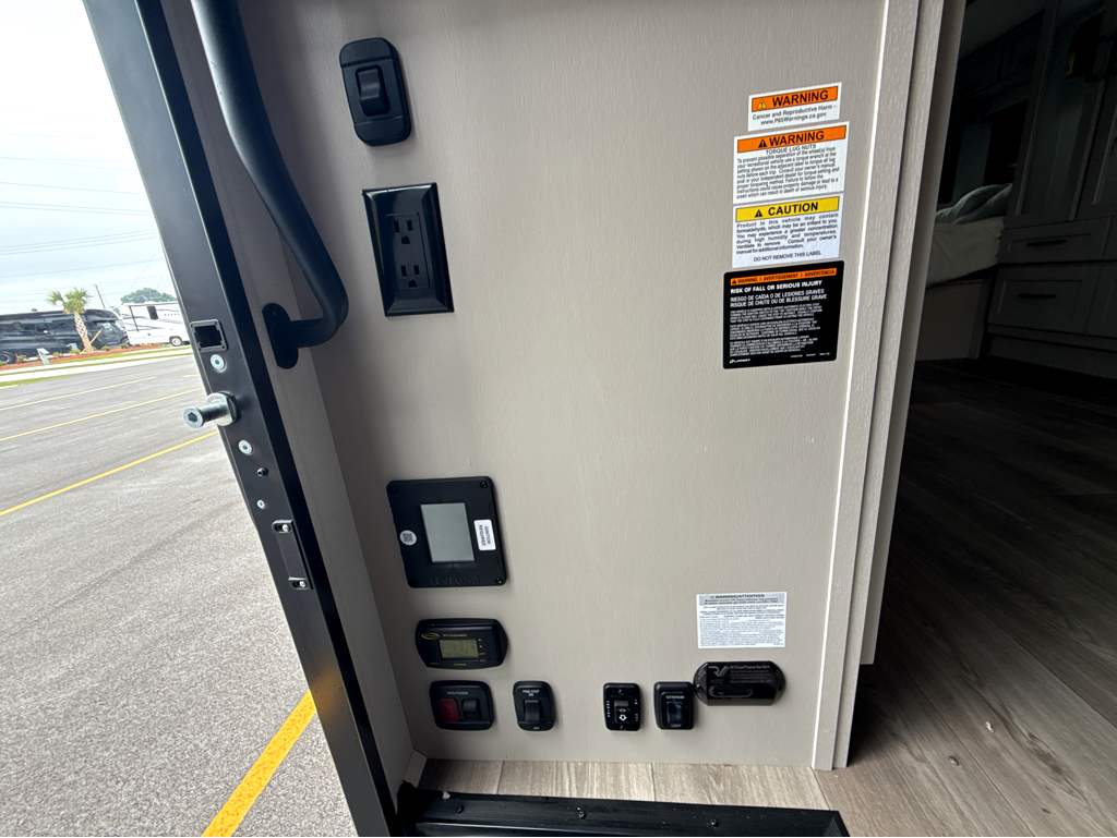 2027 ENTEGRA COACH ODYSSEY 24B - Image 25