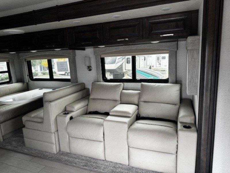 2026 Entegra Coach Accolade XL 37M - Image 11