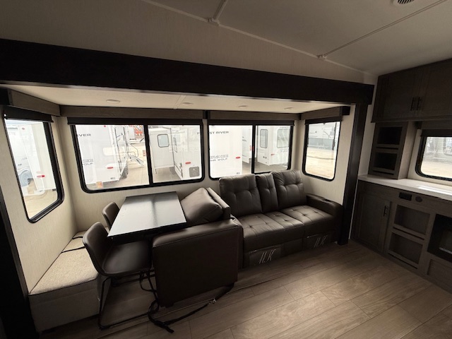 2026 CHEROKEE ARCTIC WOLF 289PANO - Image 8